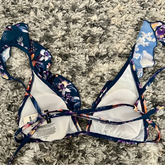 Floral ruffle bikini top - Picture 3 of 3